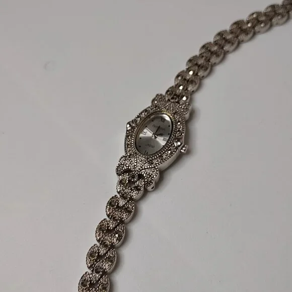 Very Pretty Armitron Now Watch - Picture 13 of 15